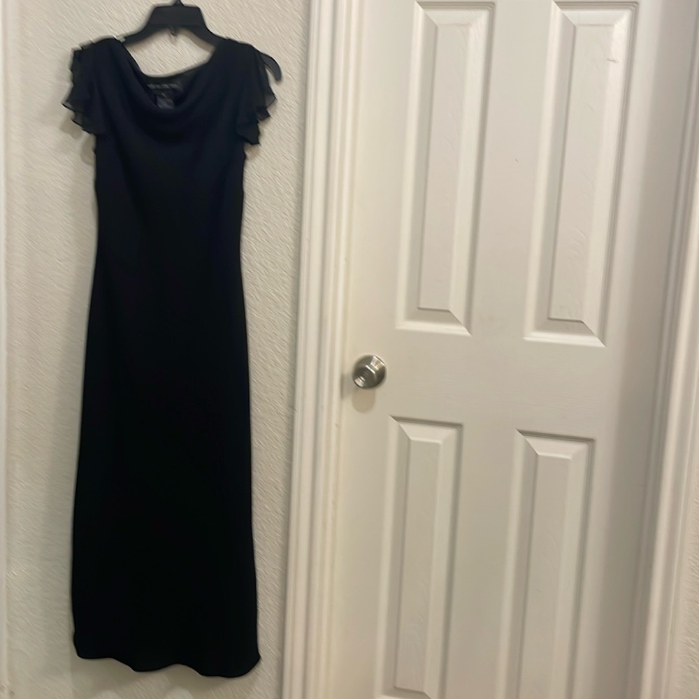 Jones New York Dress / Size 6 / Classy Dress / Great Condition